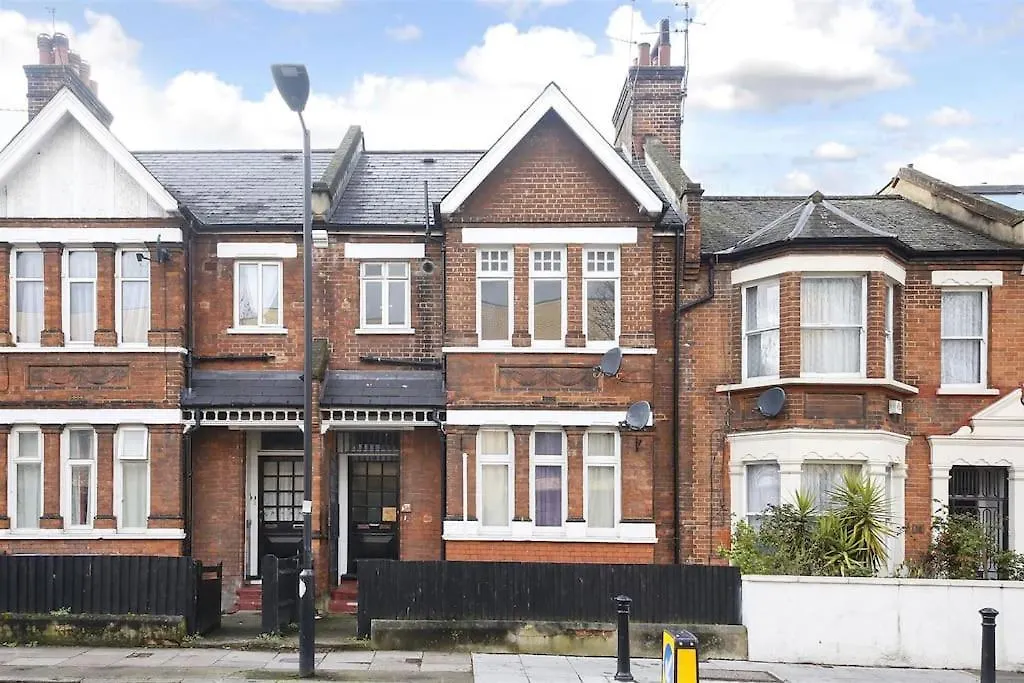 London Zone 2, Easy Travel Apartment United Kingdom